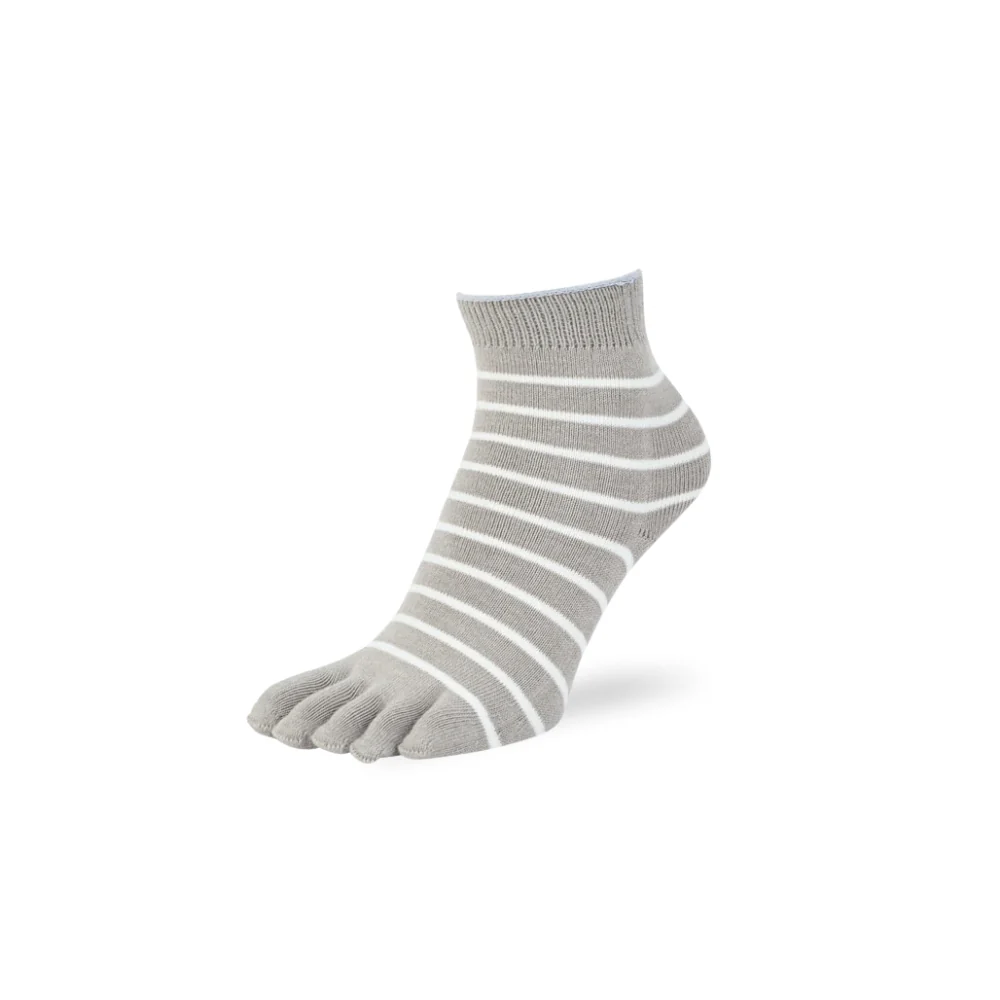 Tabio Striped Ankle Cotton Toe Socks - Image 4